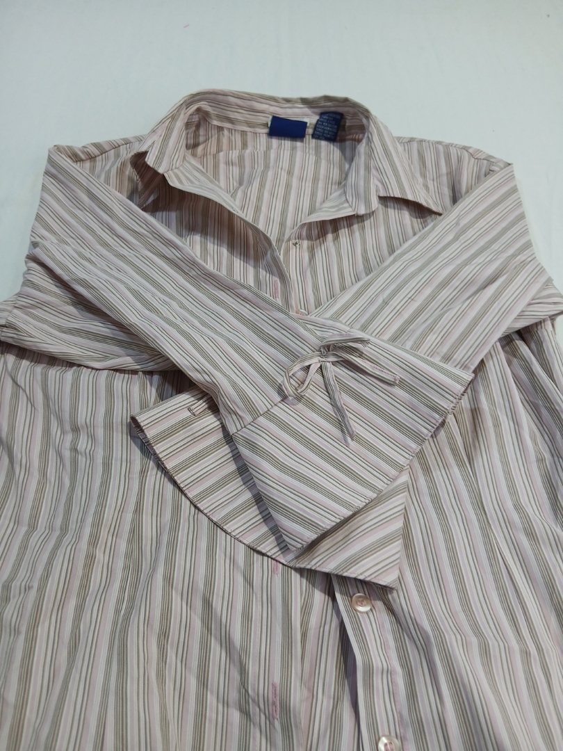 「女性用ボタンアップシャツバンドル DGC Express Forever 21 およびその他のブラ..