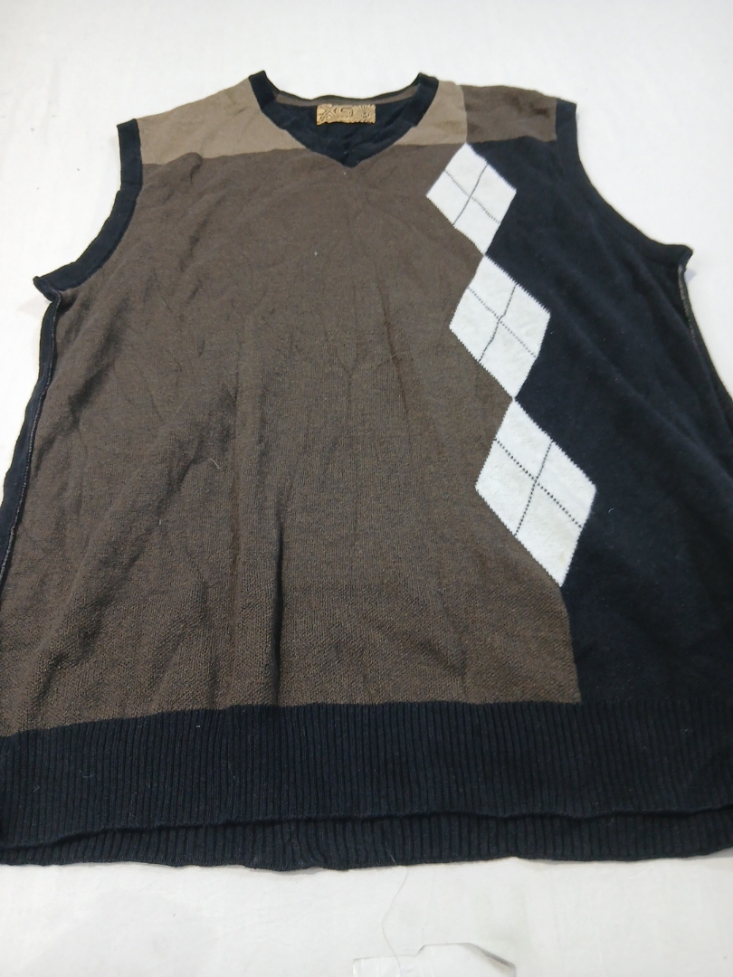 Colete Sem Mangas Tricotado em Argyle Marrom e Pre..