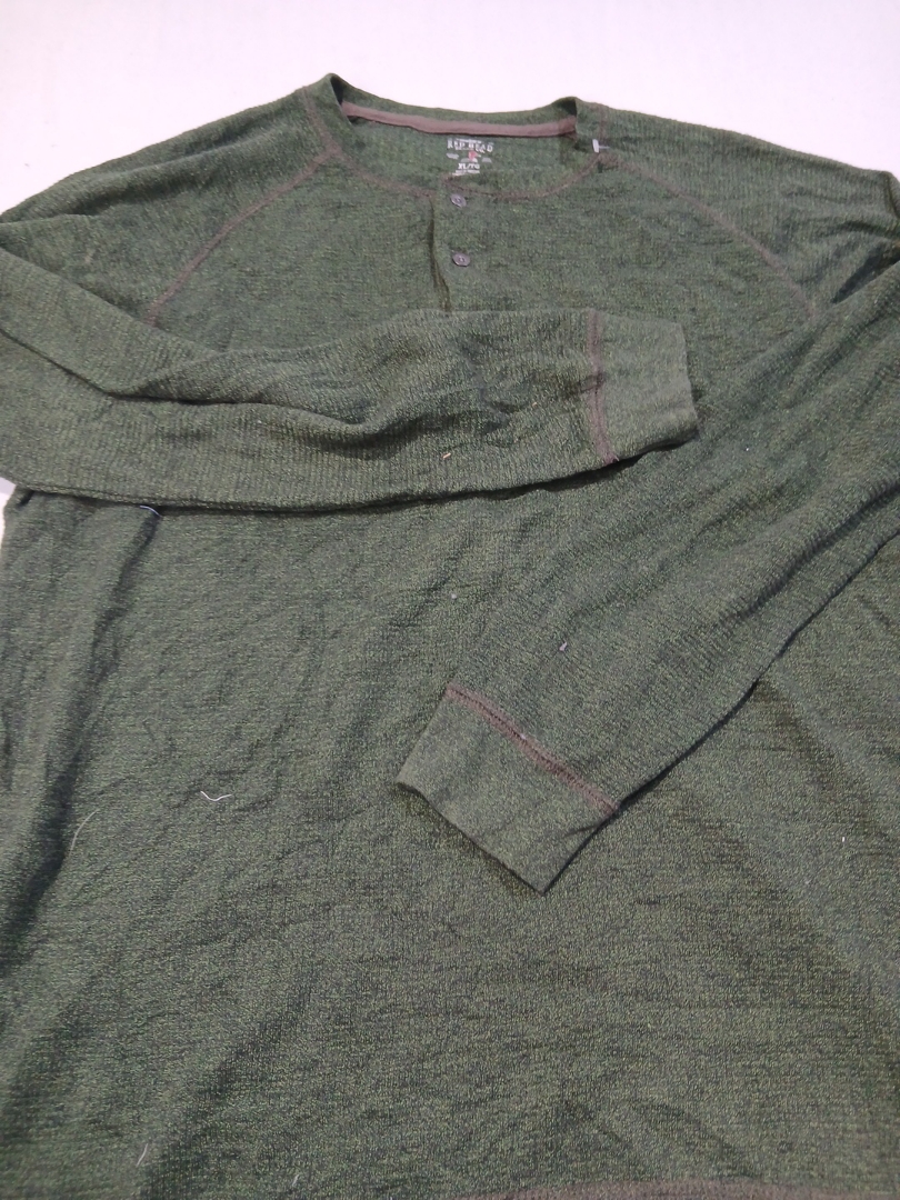 Camiseta Henley de malha de manga longa verde oliv..
