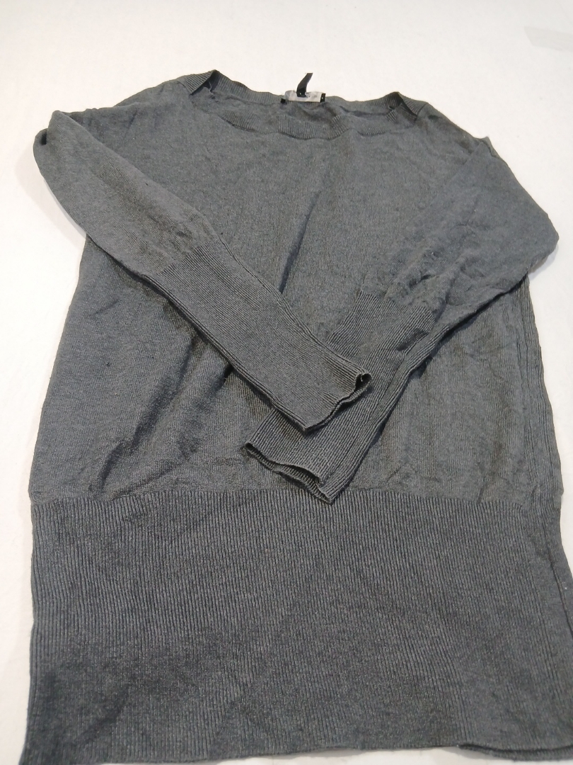 White House Black Market Grey Long Sleeve Knit Swe..