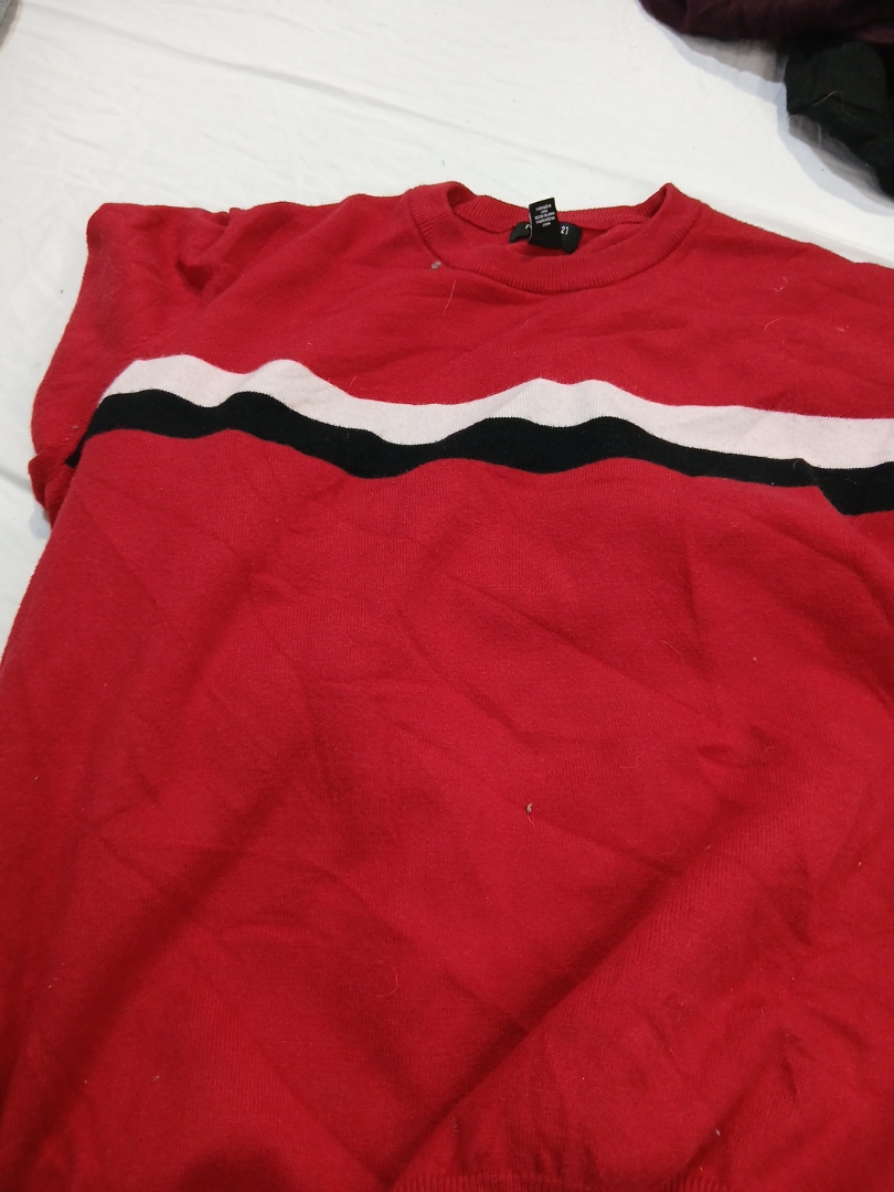 Forever 21 Red Crewneck Sweatshirt with Wavy Strip..