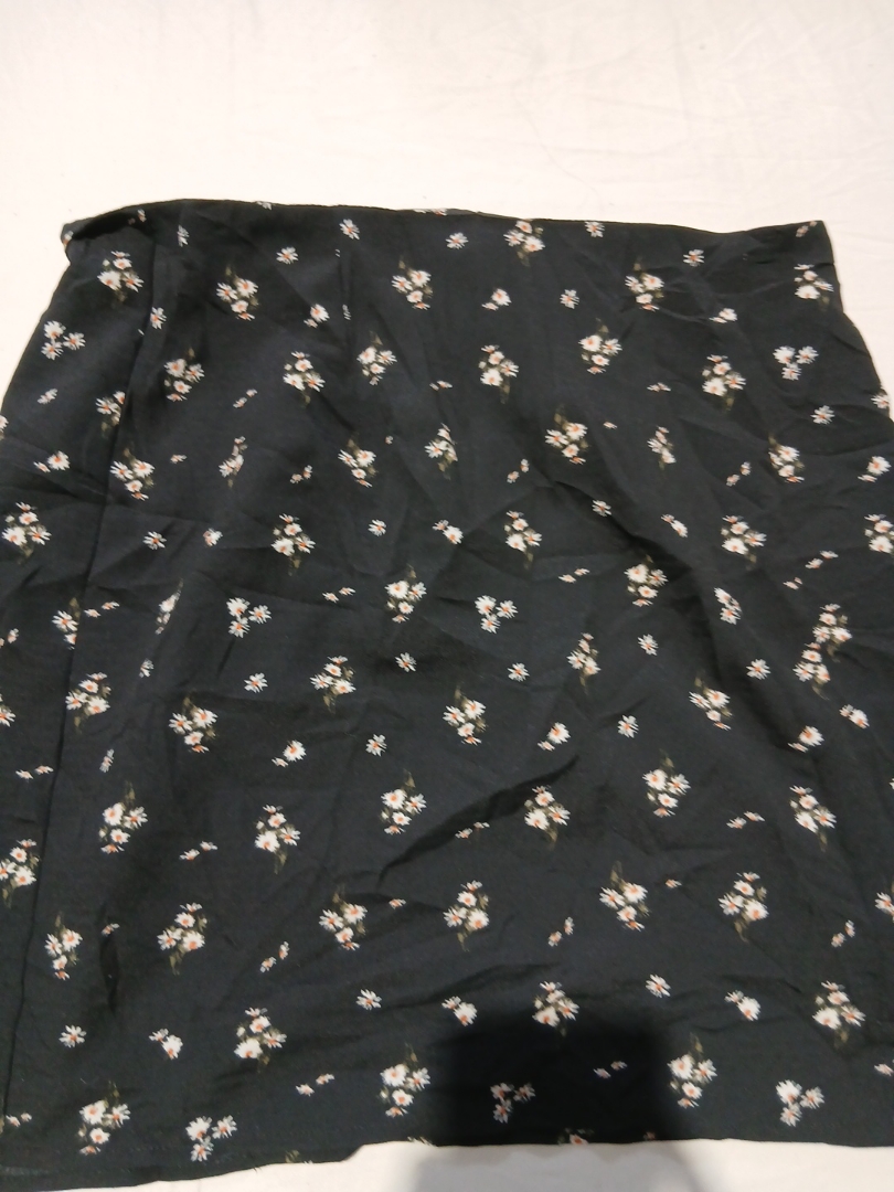 Aeropostale Black Floral Print Mini Skirt Size M