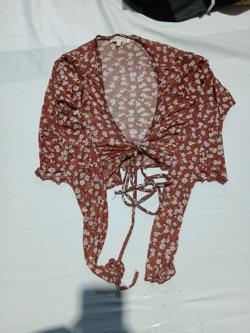 Blouse enroulée imprimée Ultra Flirt