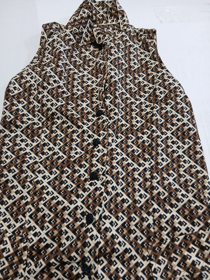 Sleeveless Printed Blouse