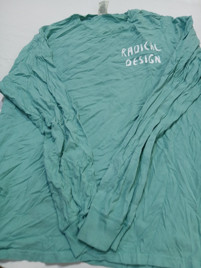 T-shirt à manches longues Hanes ComfortWash avec i..