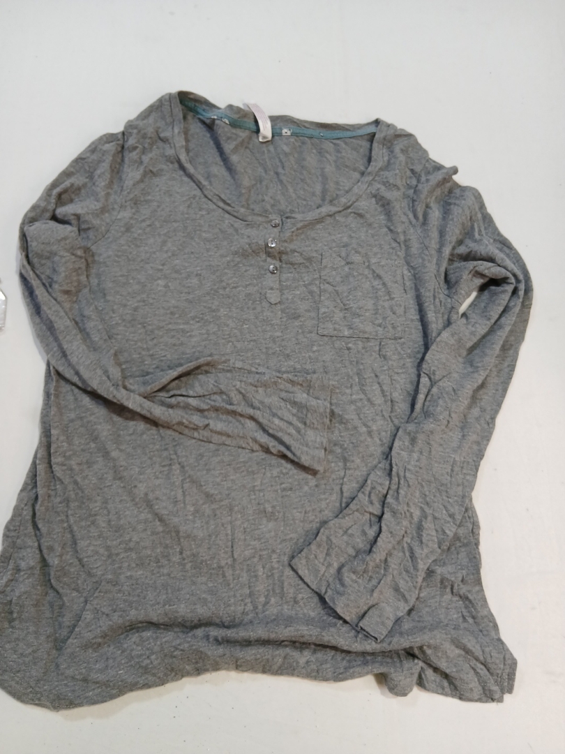 Gap Long Sleeve Pocket T-Shirt
