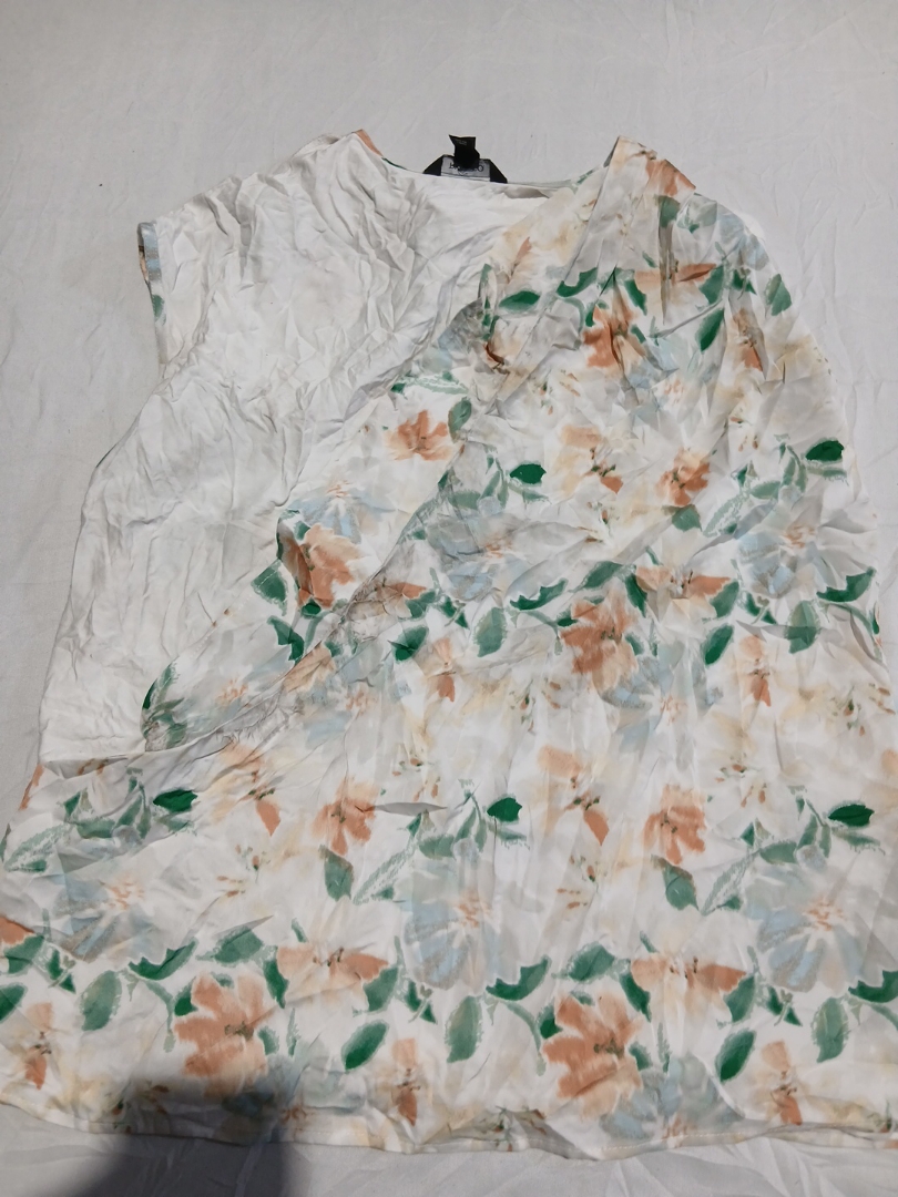 RW & CO. Floral Blouse