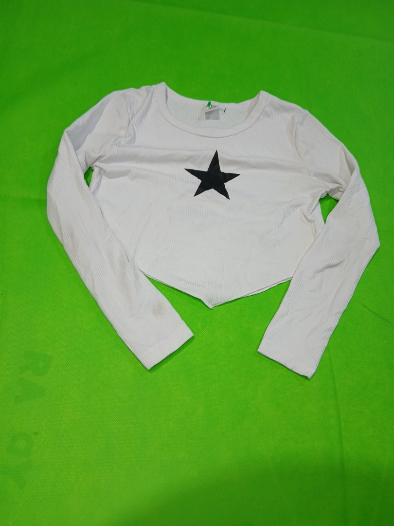 SHEIN Blusa Branca de Manga Longa com Estrela Pret..