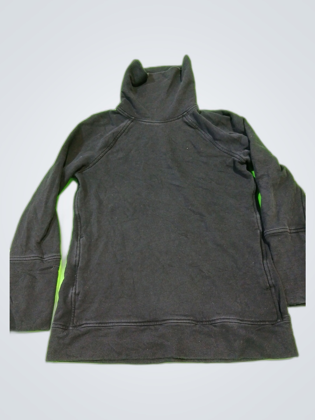 Suéter Bege de Gola Alta Sem Marca