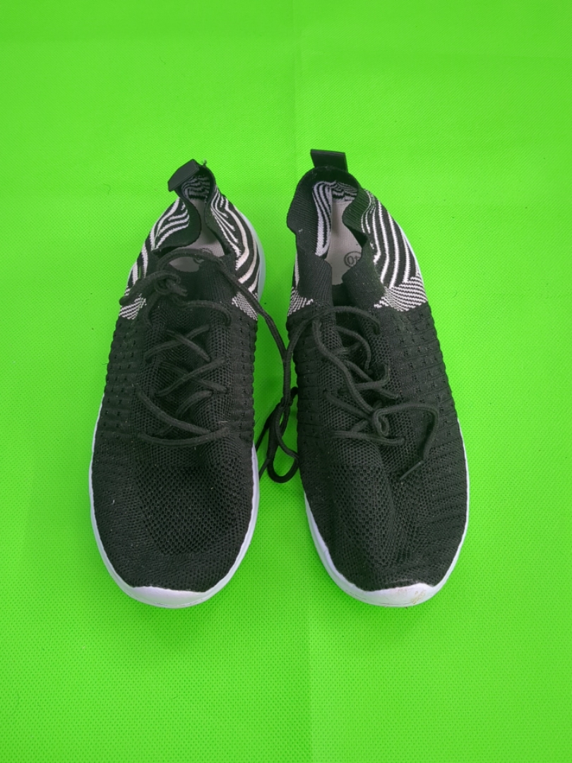 Unbranded Black Striped Lace-Up Sneakers