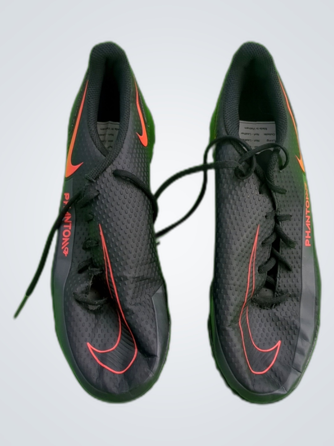Nike Phantom Soccer Cleats
