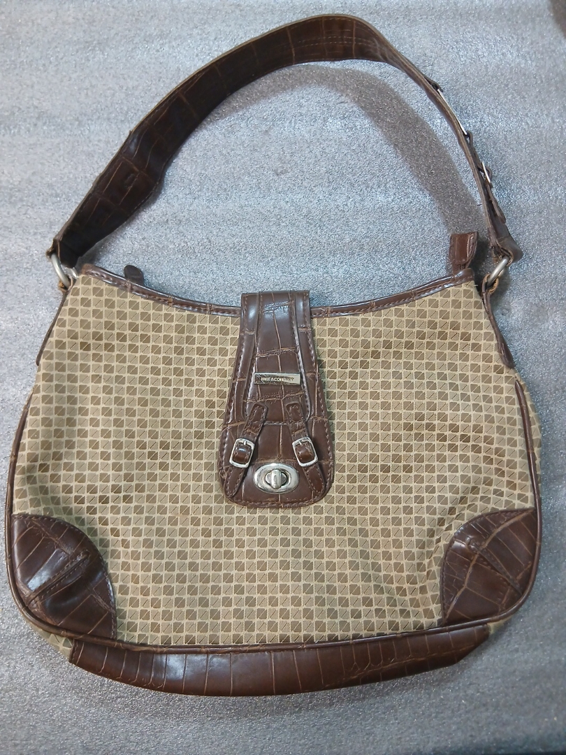 Sac à main en toile beige sans marque