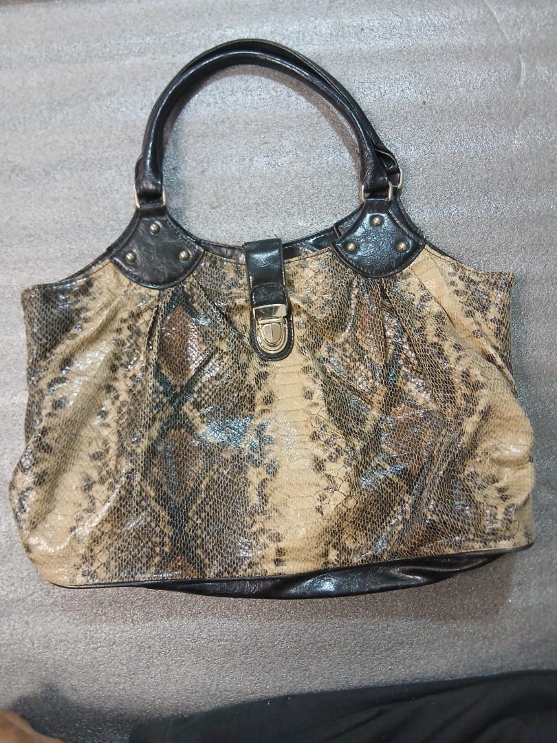 Sac à main en peau de serpent