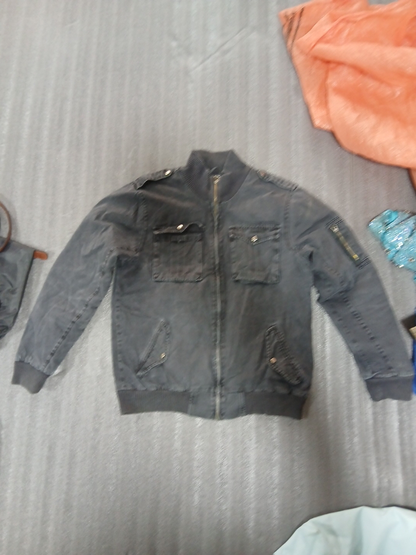 Chaqueta bomber gris