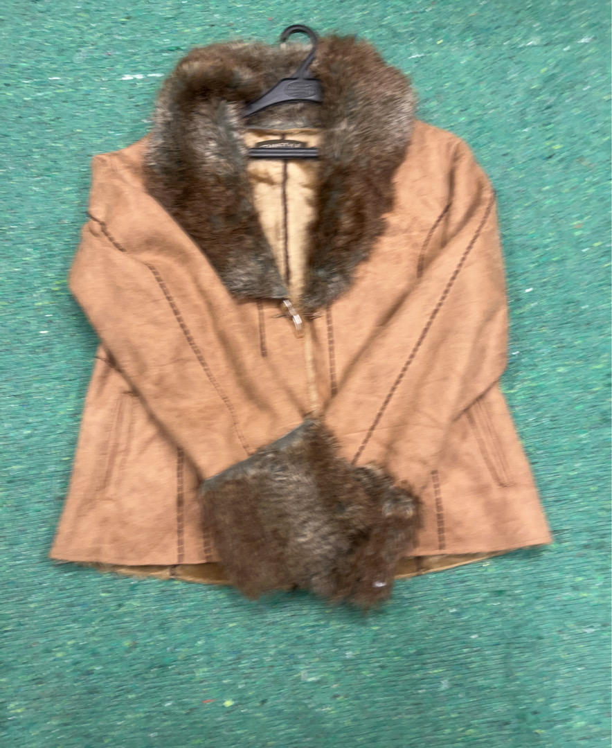 Jaqueta de Tecido Suede com Forro de Pêlo Franstyl