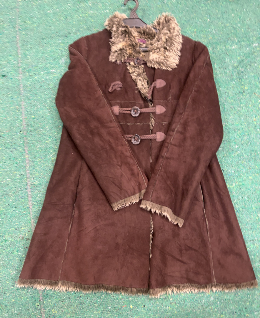 Veste en fausse fourrure marron
