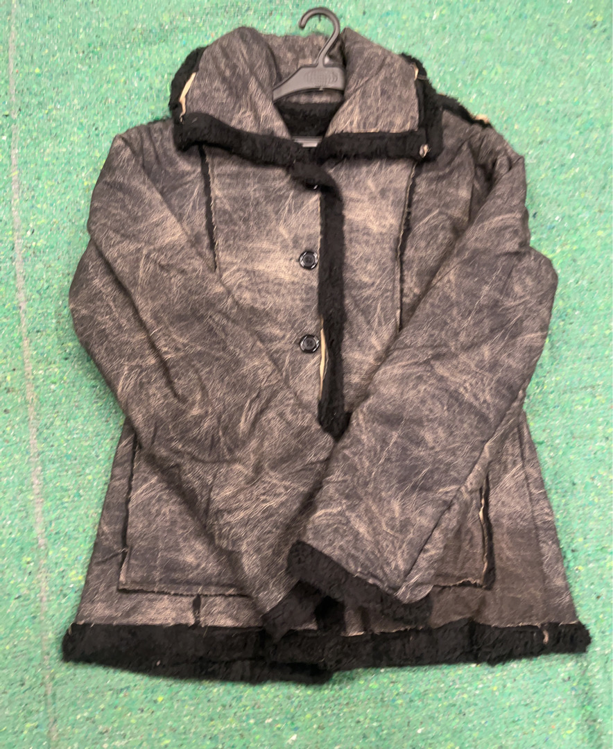 Jaqueta Cinza Forrada de Pele