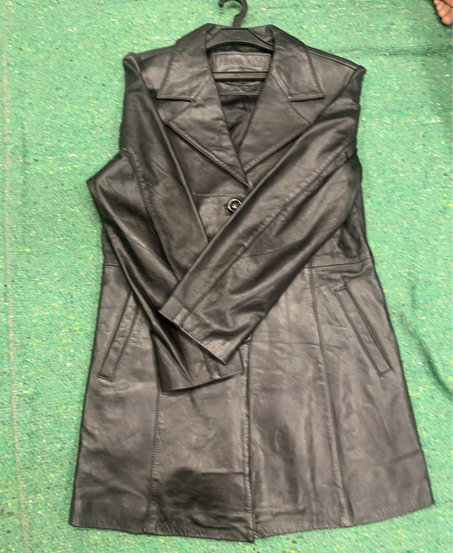 Casaco Trench de Couro Preto Pravaza