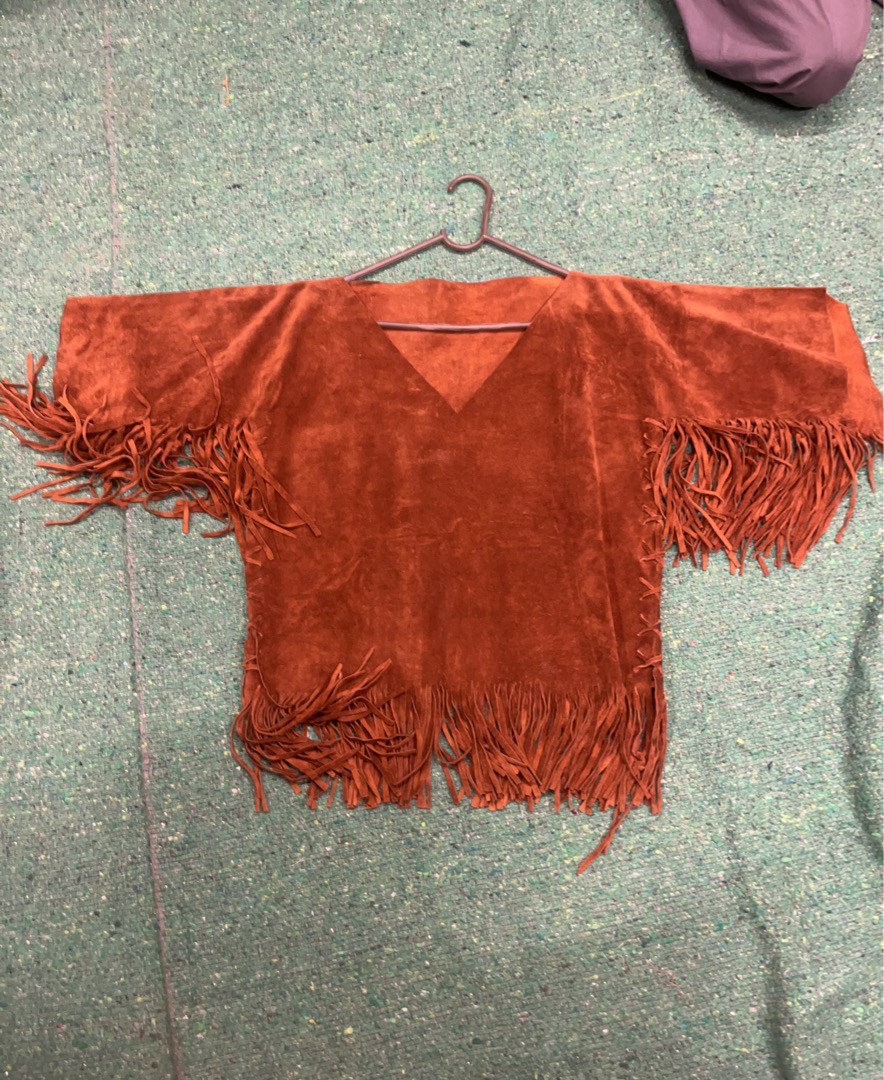 Poncho in suede marrone con frange