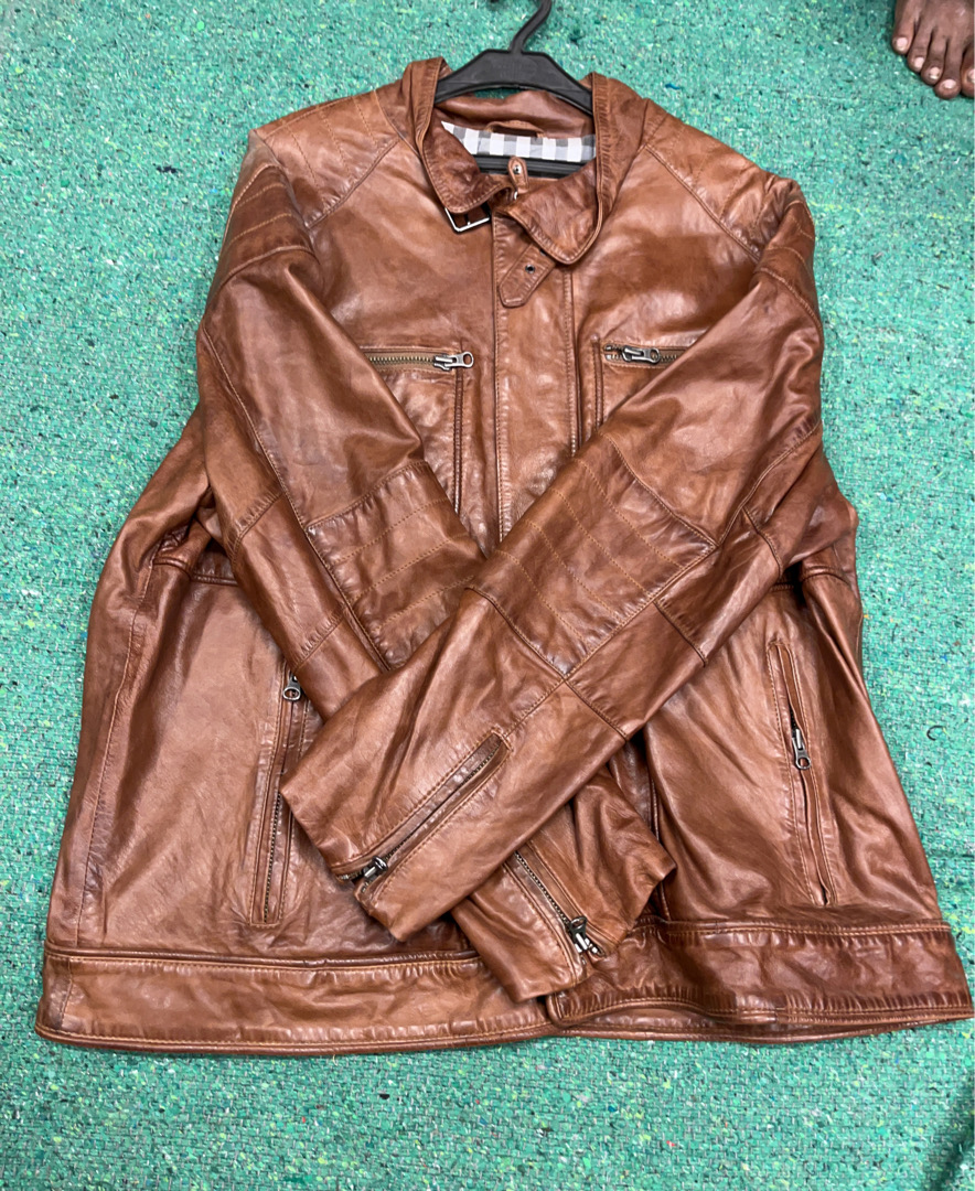 Veste en cuir marron
