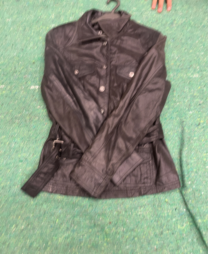 Giacca di pelle nera