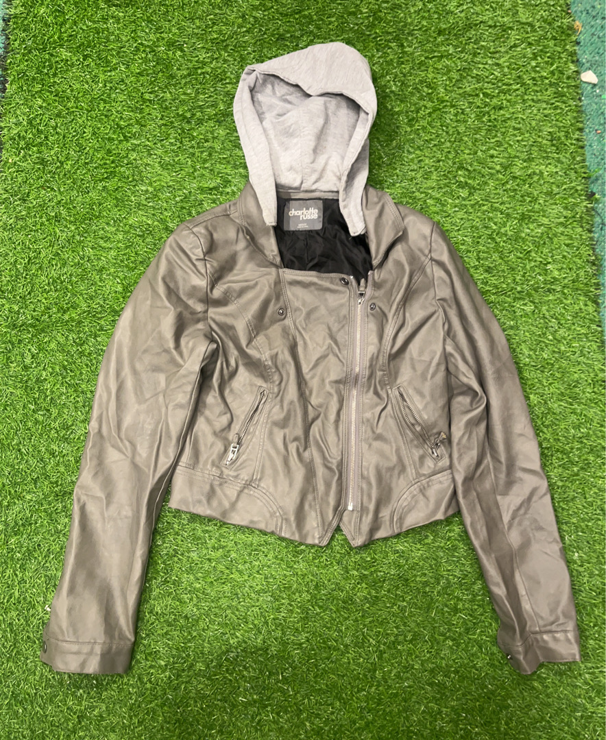 Charlotte Russe Graue Kapuzenjacke