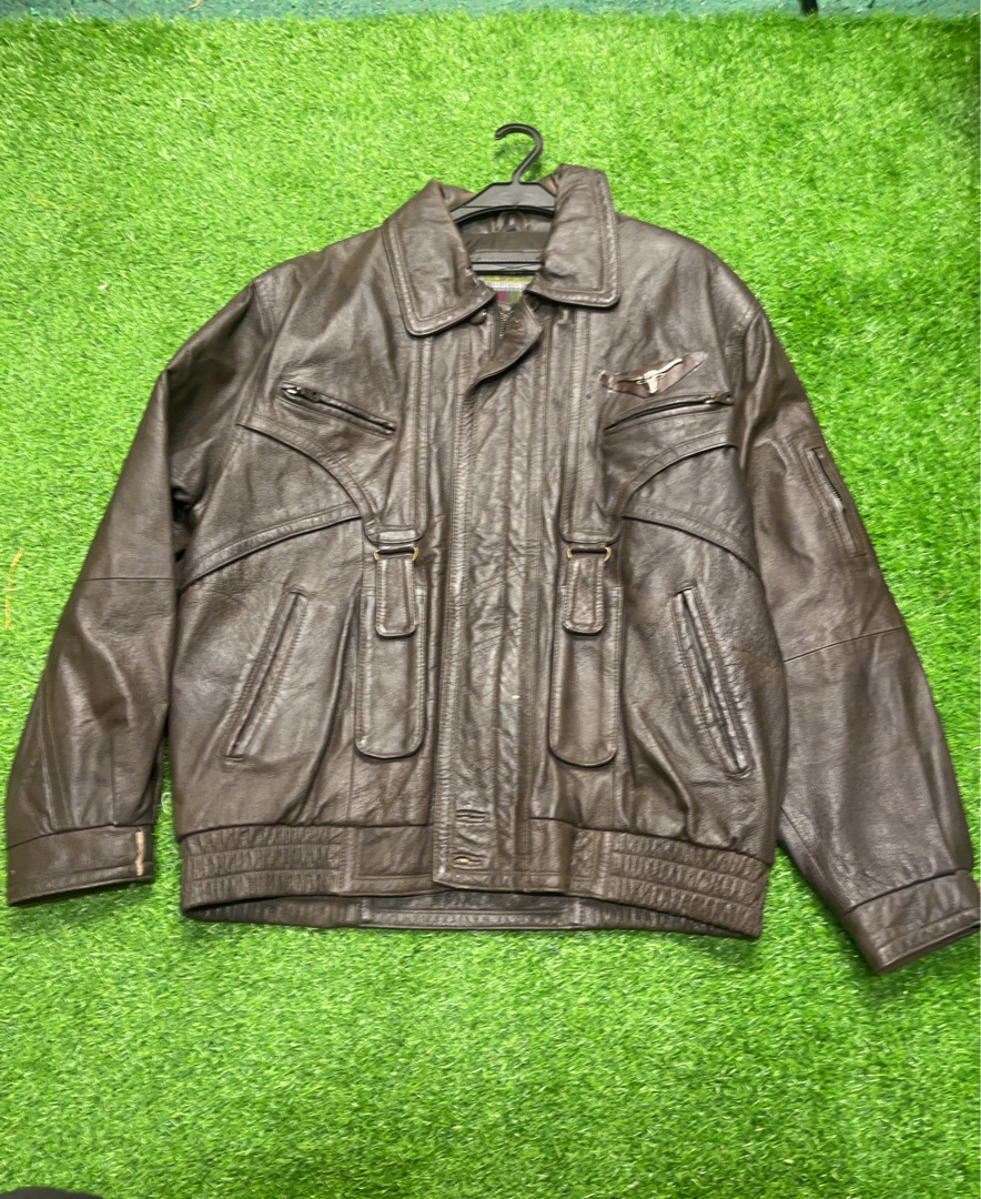 Jaqueta de couro marrom