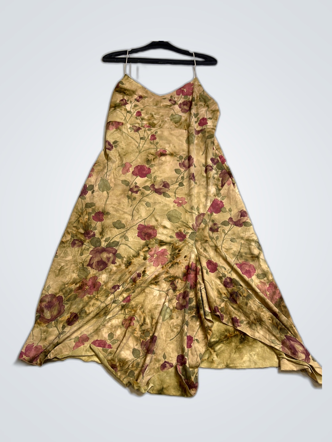 Vestido Florido com Barra Assimétrica