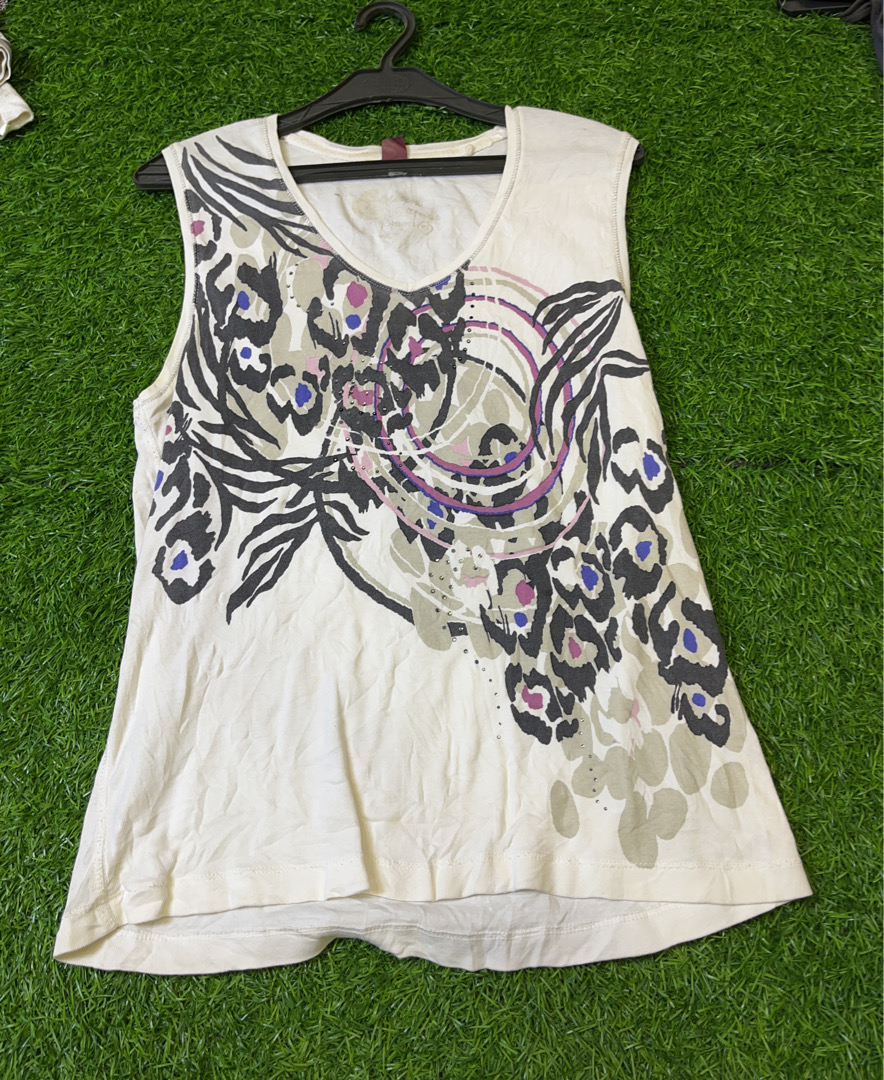 Women's sleeveless top