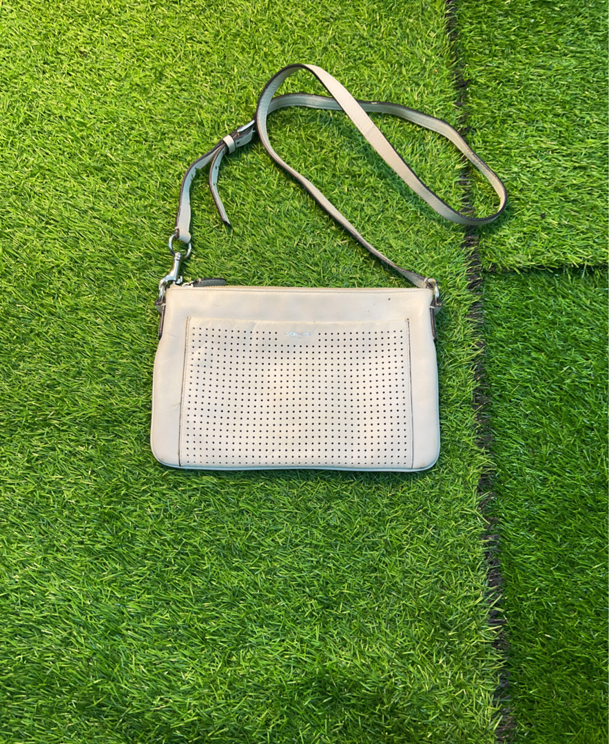 Weiße Leder-Schultertasche