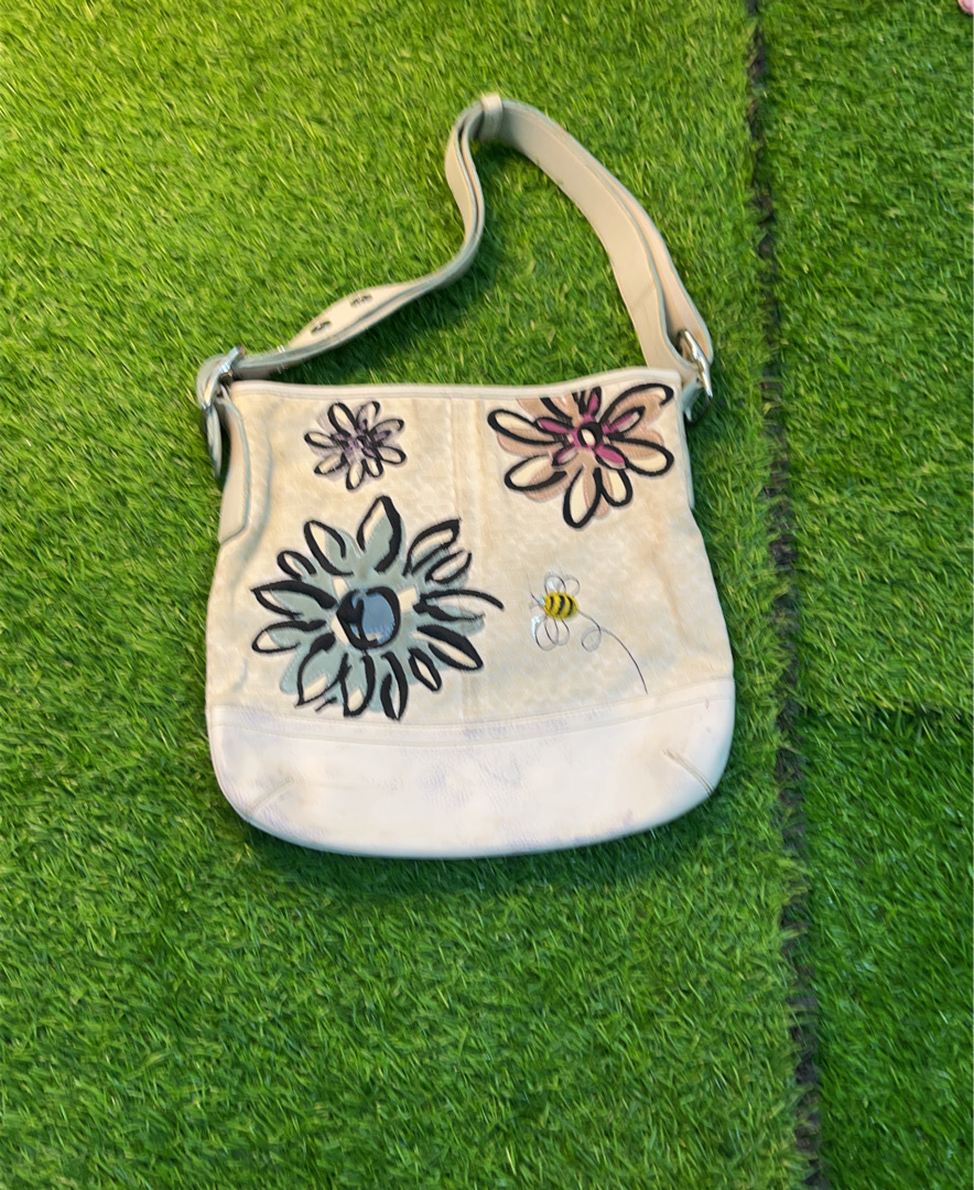 Coach White Floral Schultertasche