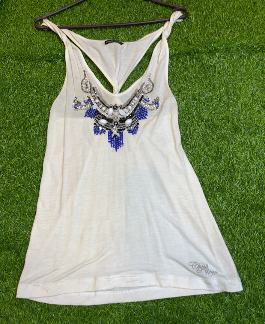 Chilli Piper Top Embellito