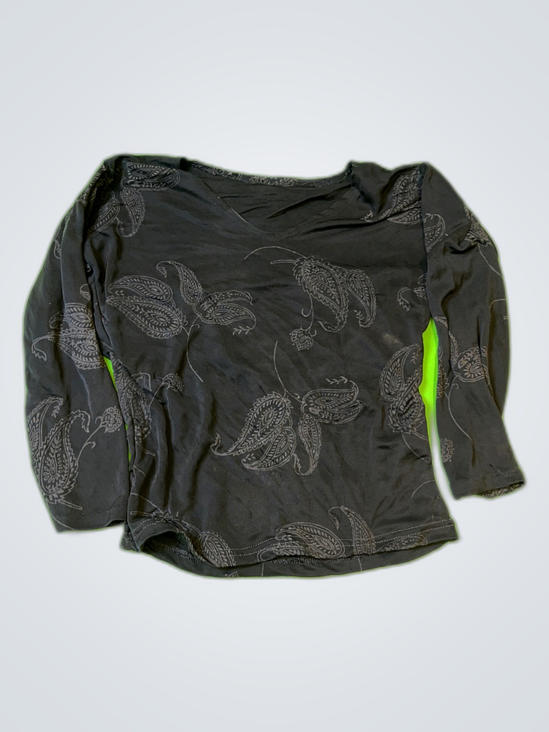 Blusa negra estampada sin hombros