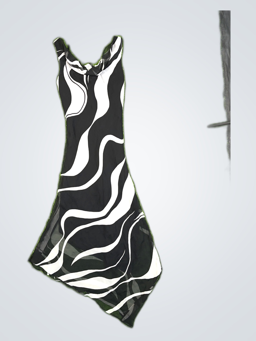Black and White Wavy Pattern Dress