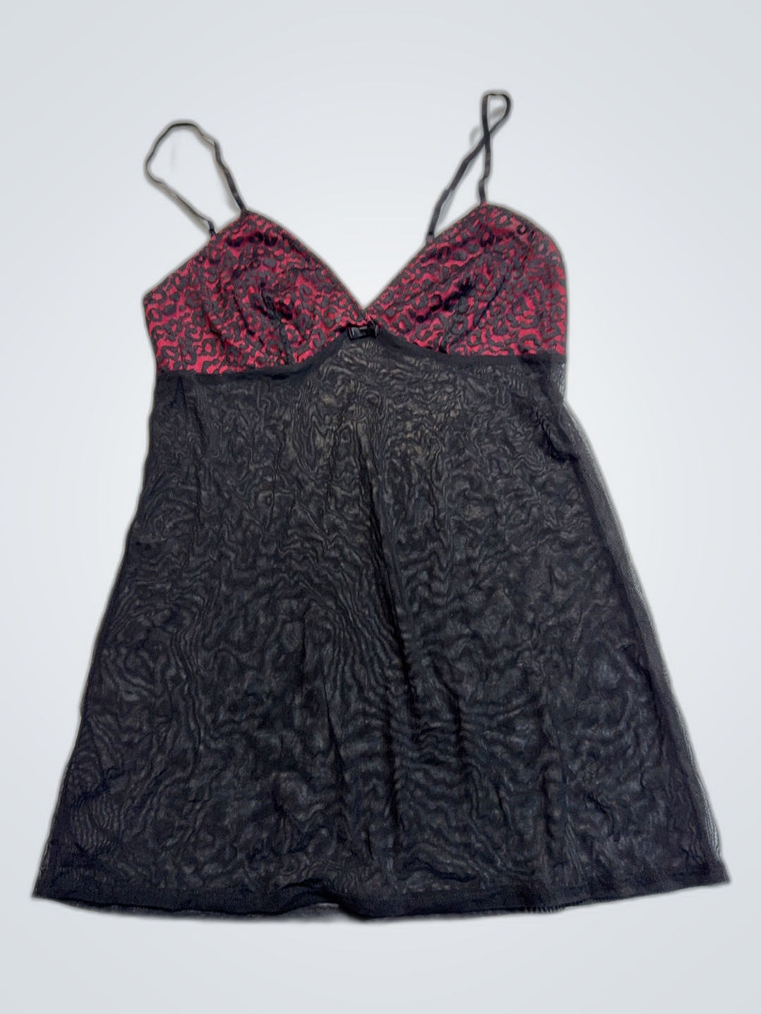 Chemise noire avec doublure rouge