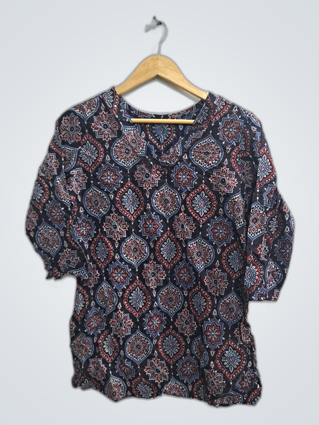 Blusa de v cuello impresa