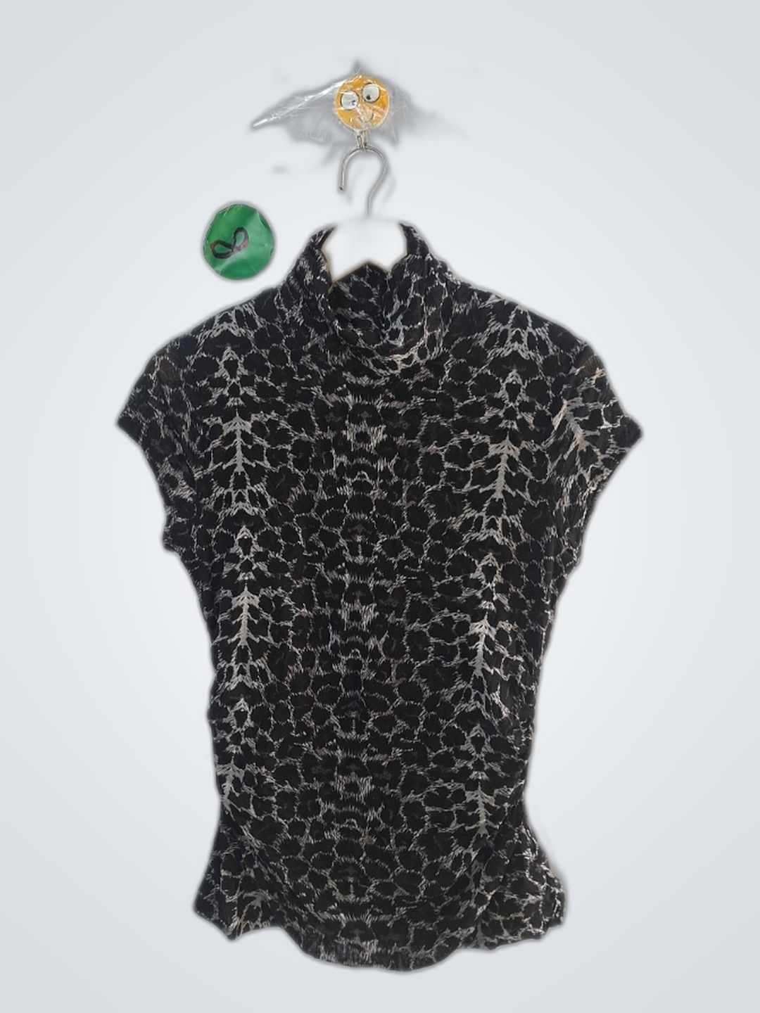 Blusa de cuello alto estampada Kenneth Cole New Yo..