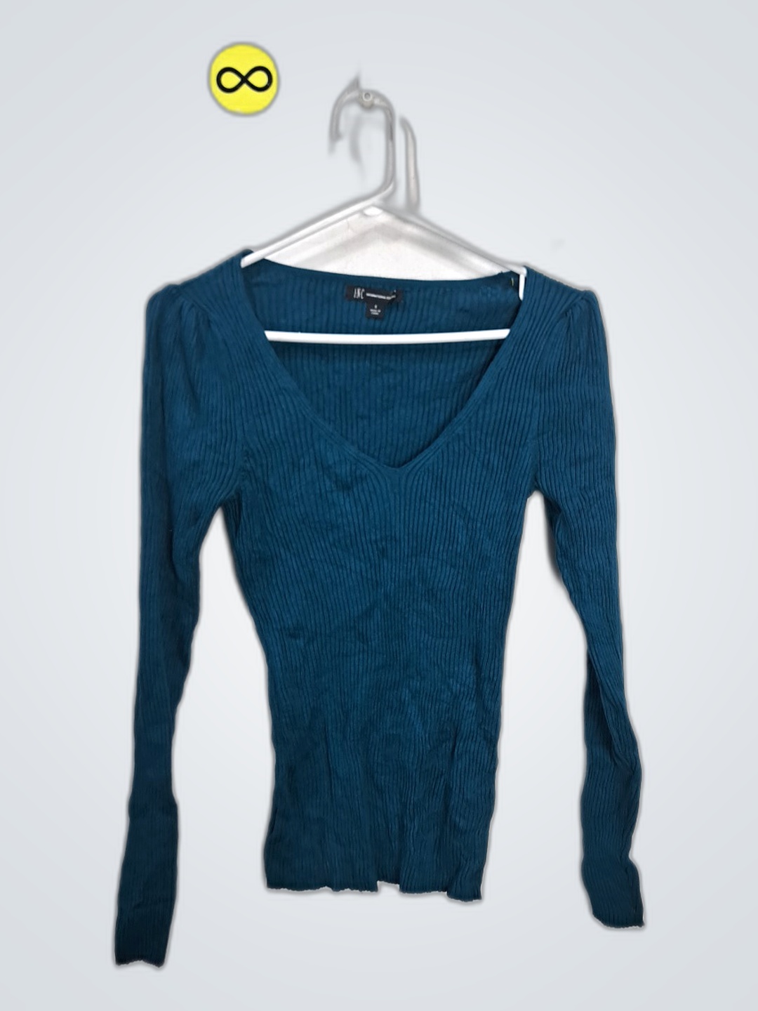 Top de manga larga de canalé INC International Con..