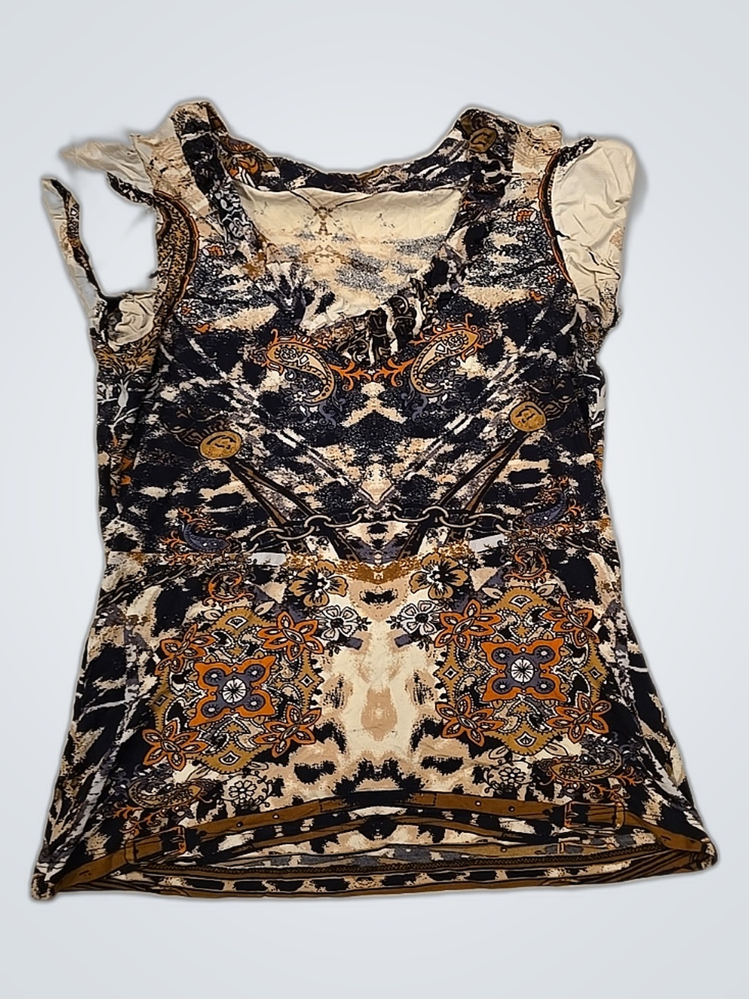 Blusa con volantes impresos en los hombros