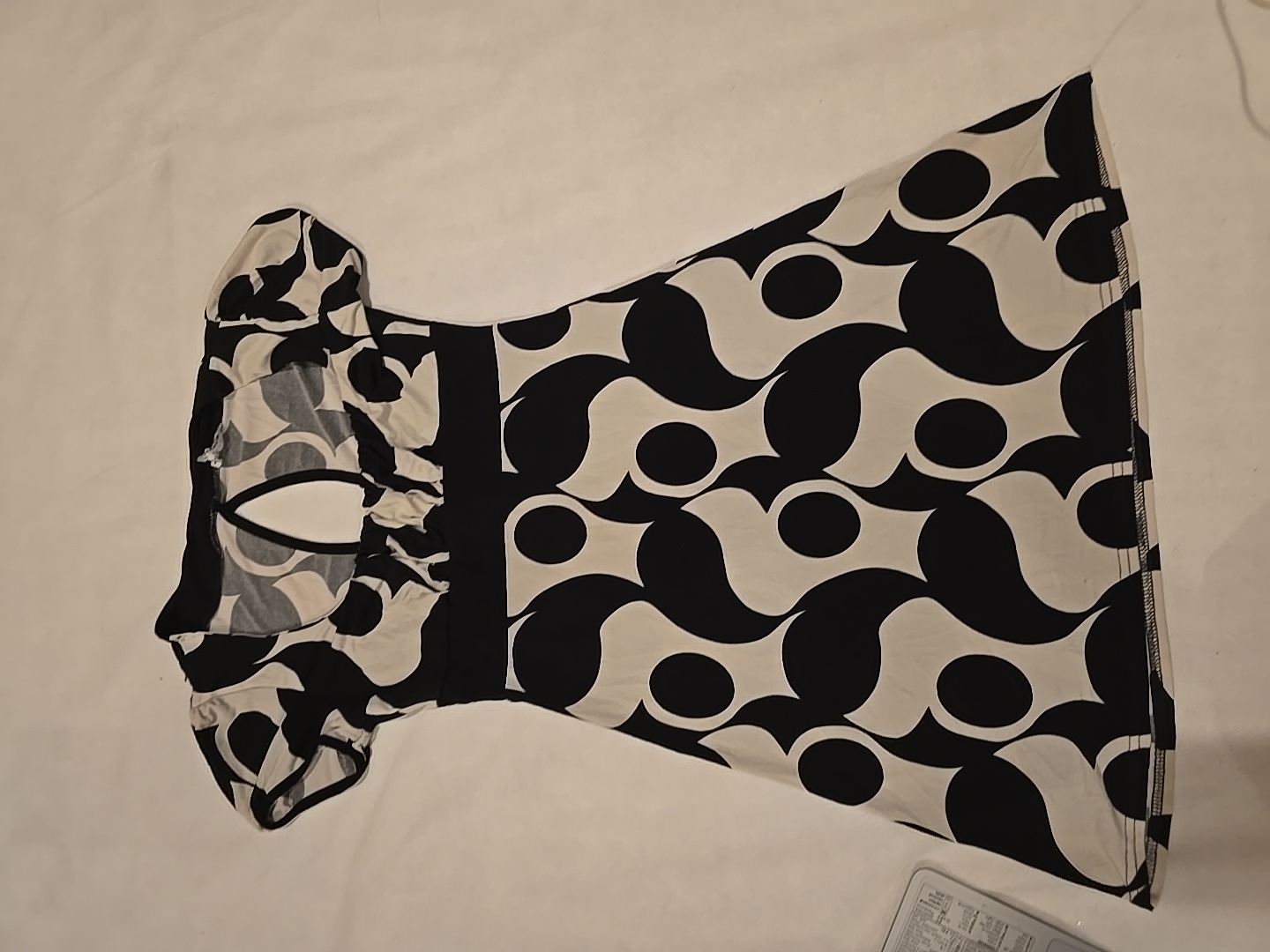 アブストラクトプリントミニドレス