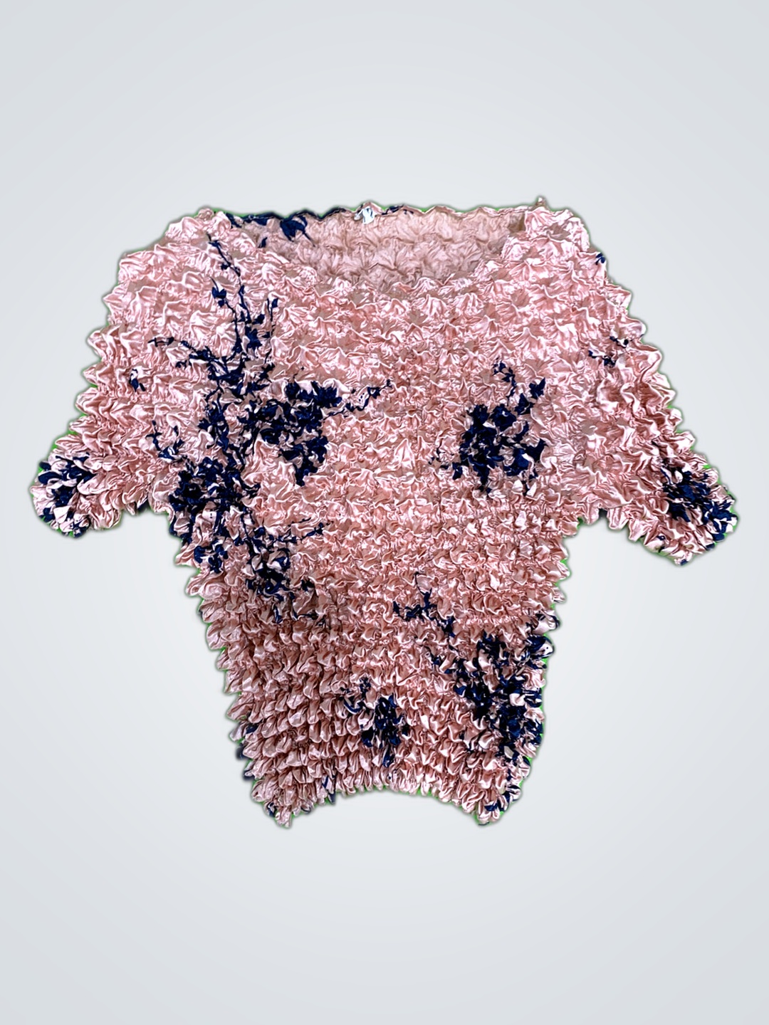 Blusa Rosa Con Volantes con Bordado Floral Azul