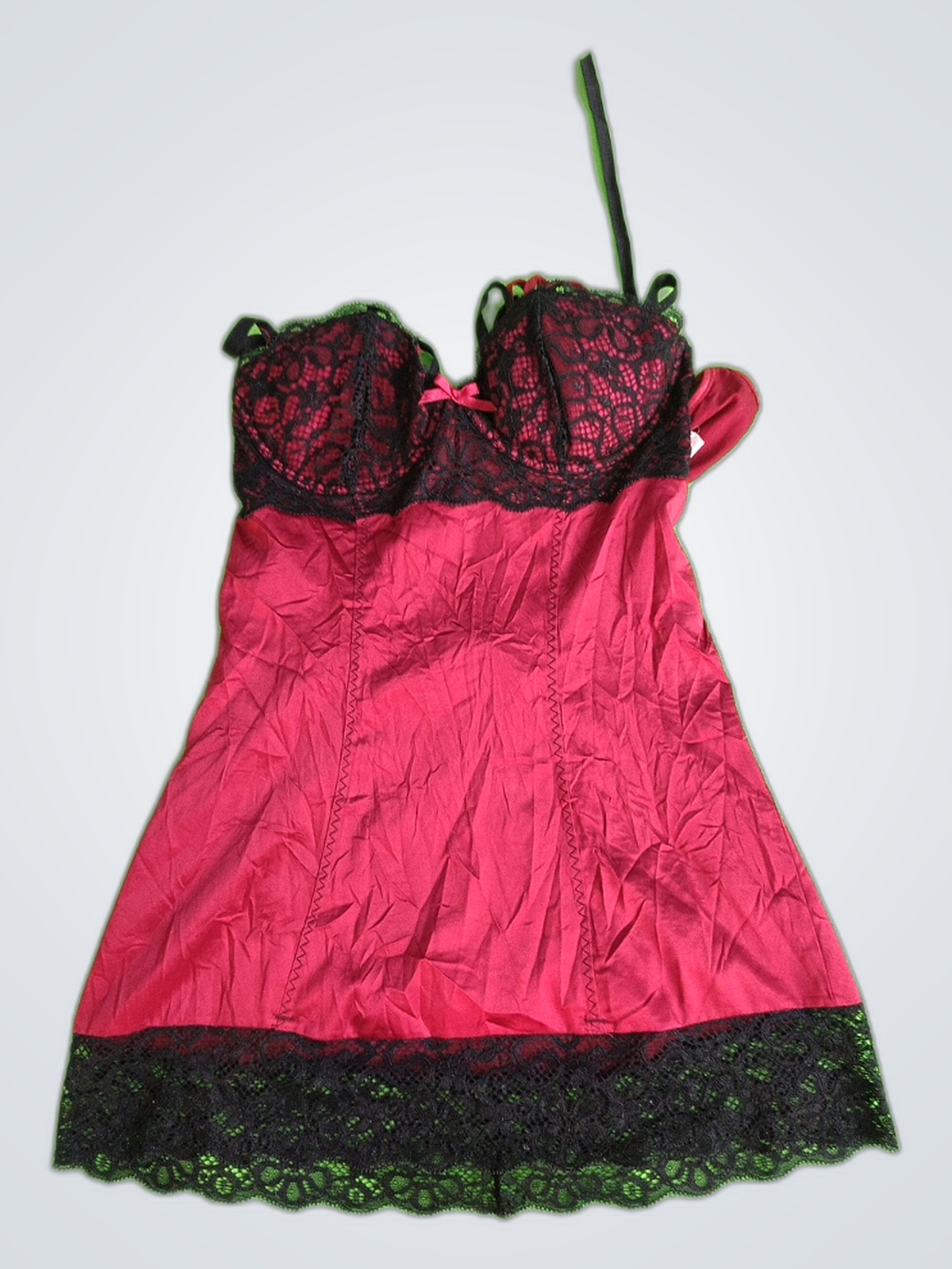 Abito corto in raso rosso seduzione con pizzo