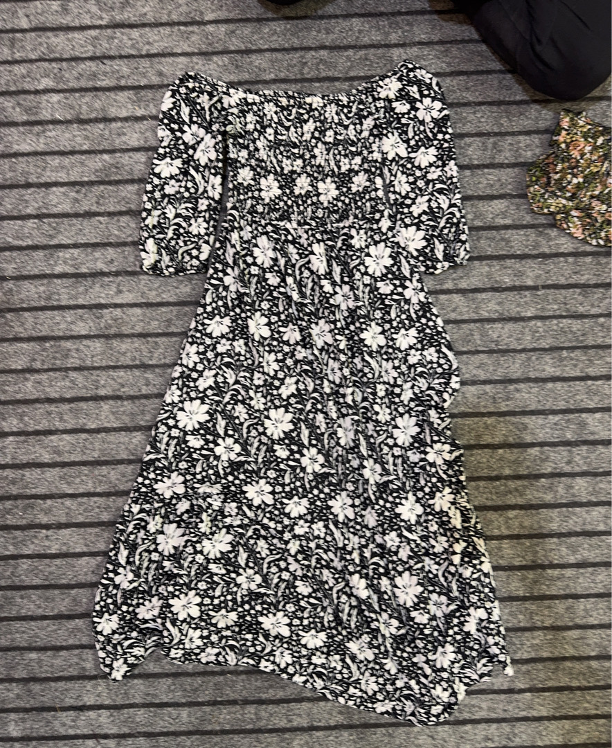 Krispy Floral Off-The-Shoulder Dress