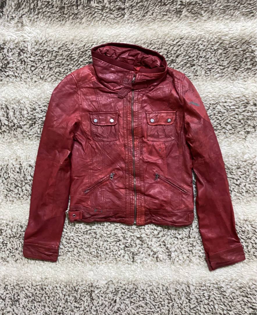 Jaqueta de Couro com Capuz Bershka