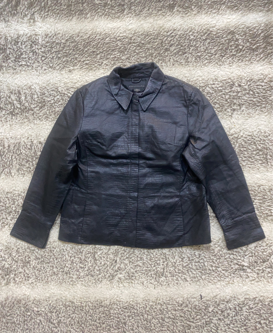 apostrophe crocodile leather jacket
