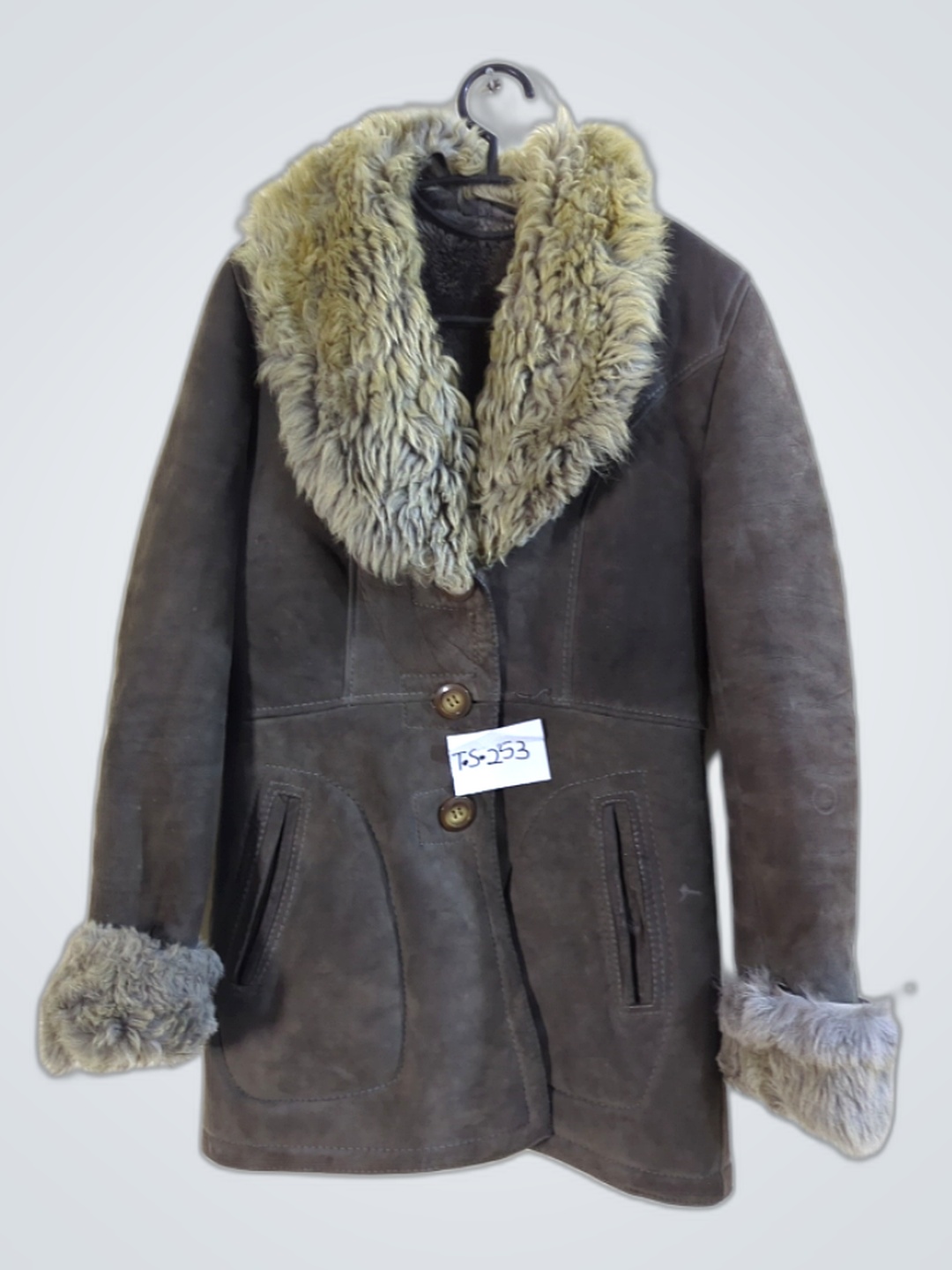 Manteau en fourrure grise