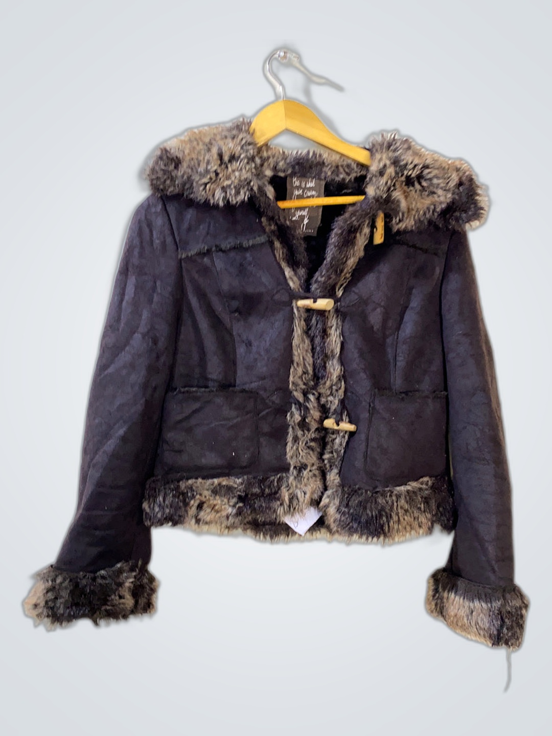 Veste avec bordure en fourrure