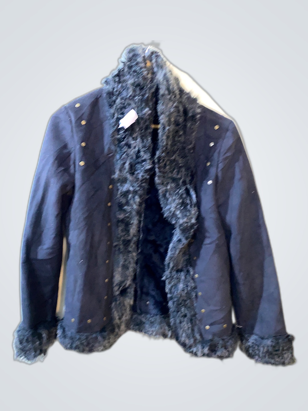 ネイビーブルーのファー付きジャケット