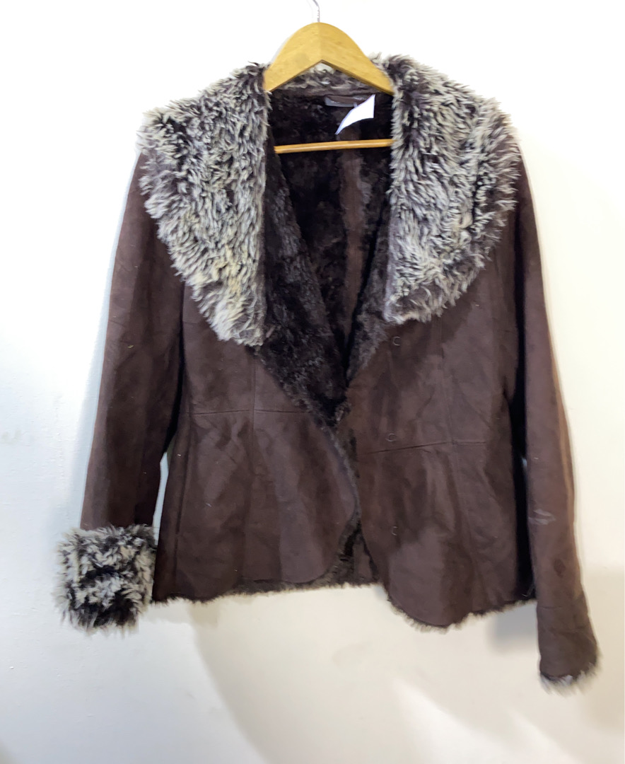 Luxus Wildleder- und Lammfell-Bundle - River Islan..