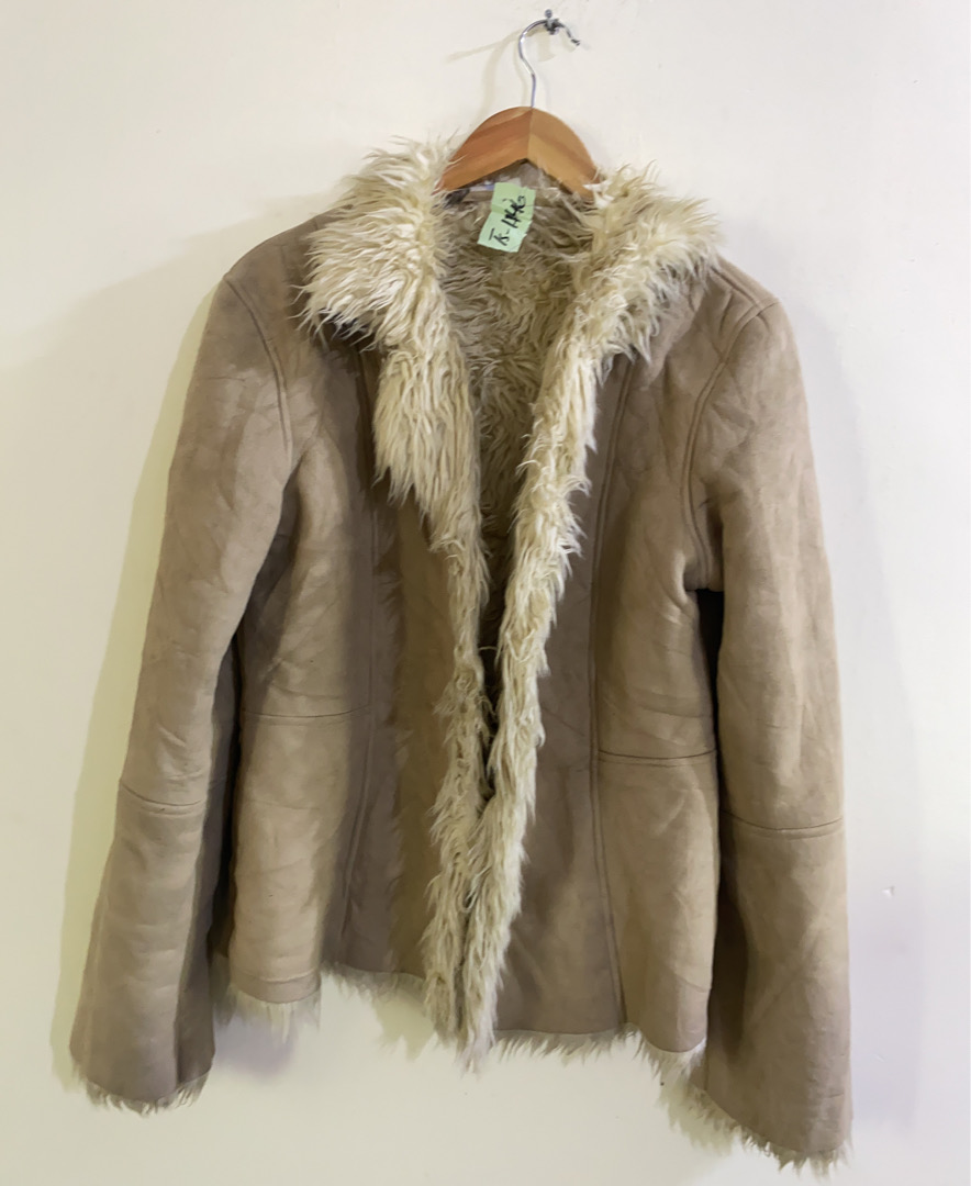 Giacca foderata in pelliccia color sabbia